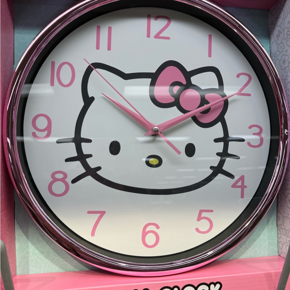 hello kitty wall clock - Picture 2 of 2